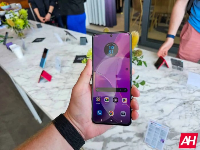 Shop Motorola Razr Foldable Smartphone Best Price