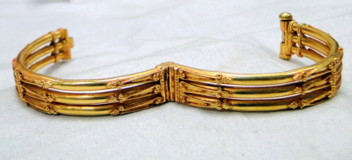 Shop Gold Bangle Bracelet 22K Traditional Design